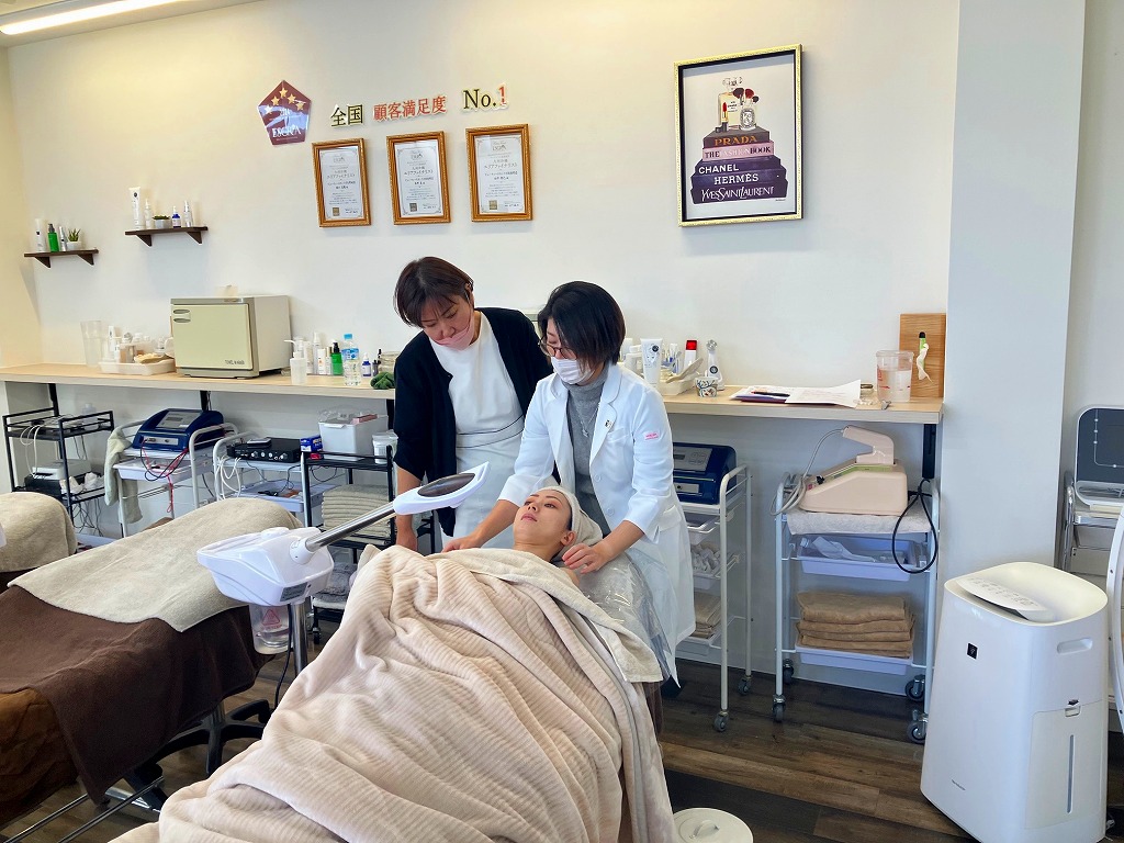 奈良県CucchaBecchaの池田様がレモンボトルの技術研修に来社されました