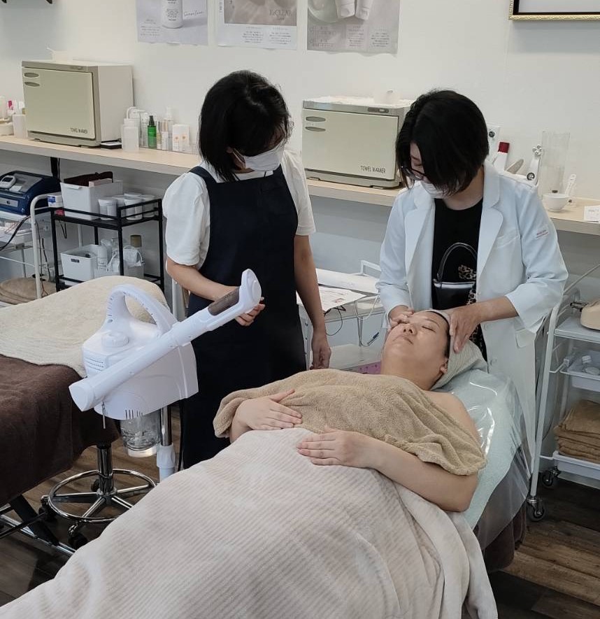 (株)日本ビューティコーポレーション様にフェイシャル技術講習を行いました。